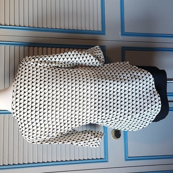 Collective Concepts Bird Print Blouse - Picture 10 of 14